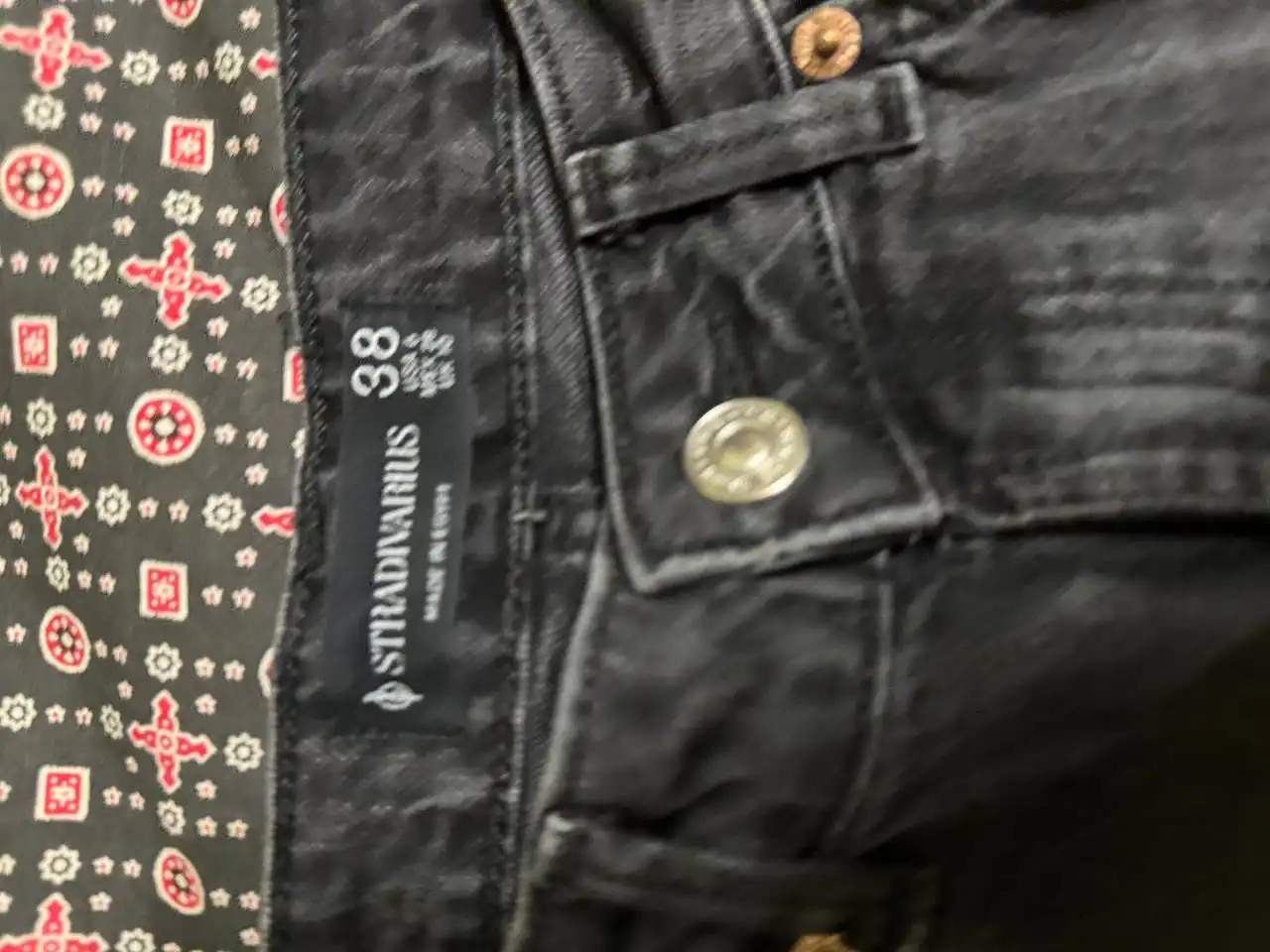 Женские джинсы Stradivarius и Mango