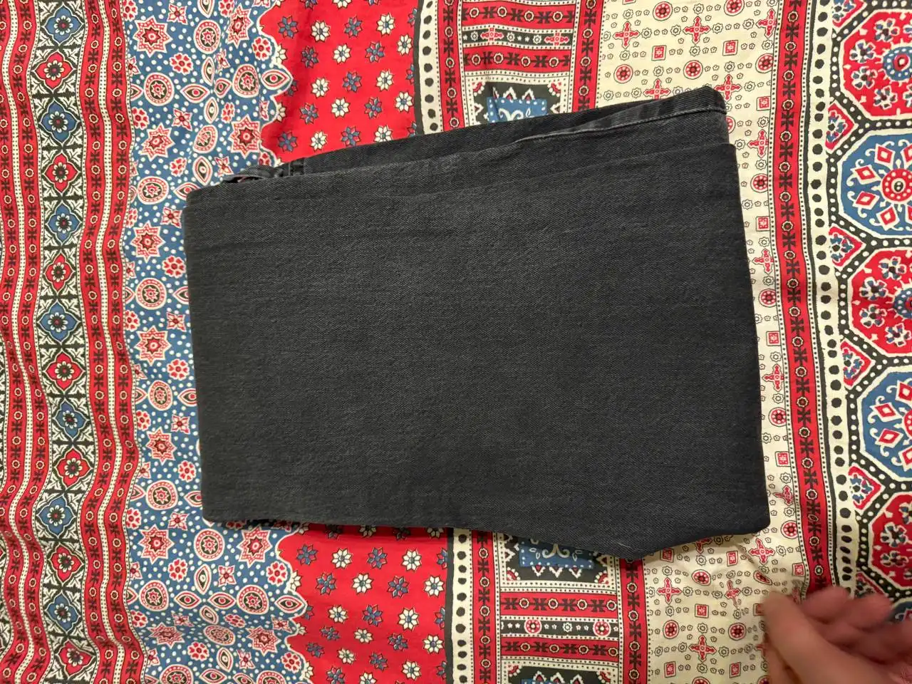 Женские джинсы Stradivarius и Mango