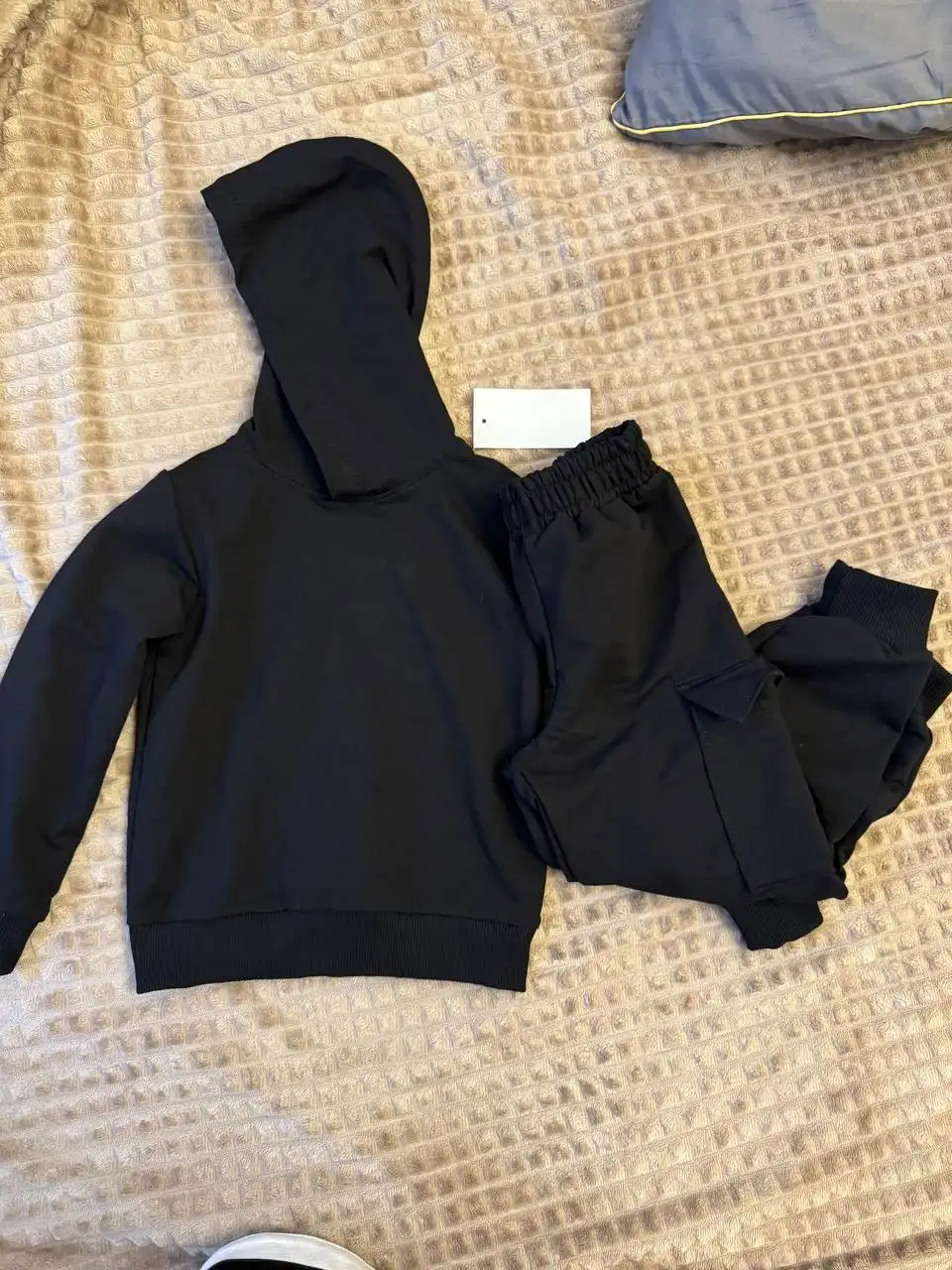 Продам детский легкий костюм