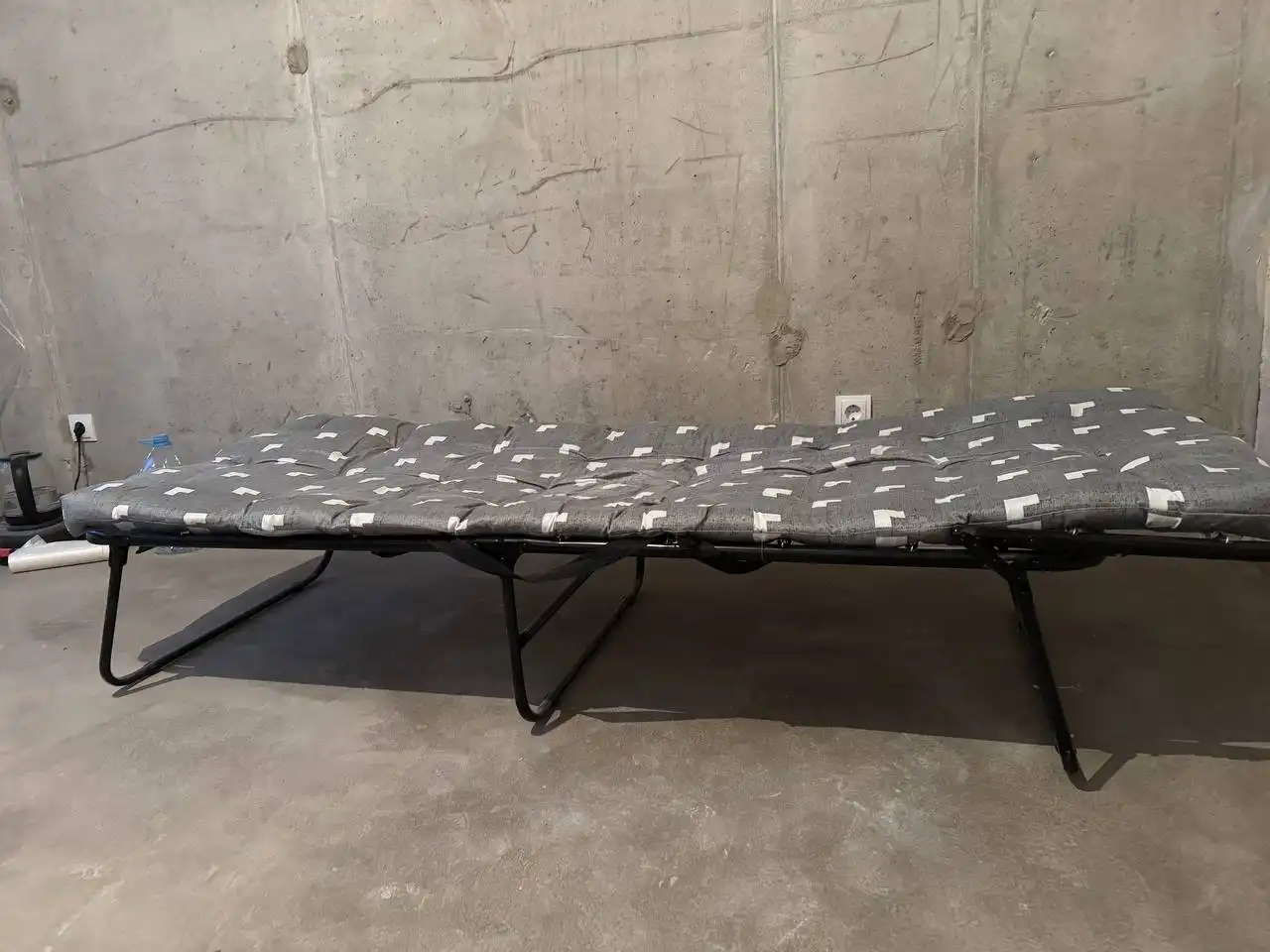 Раскладушка с матрасом