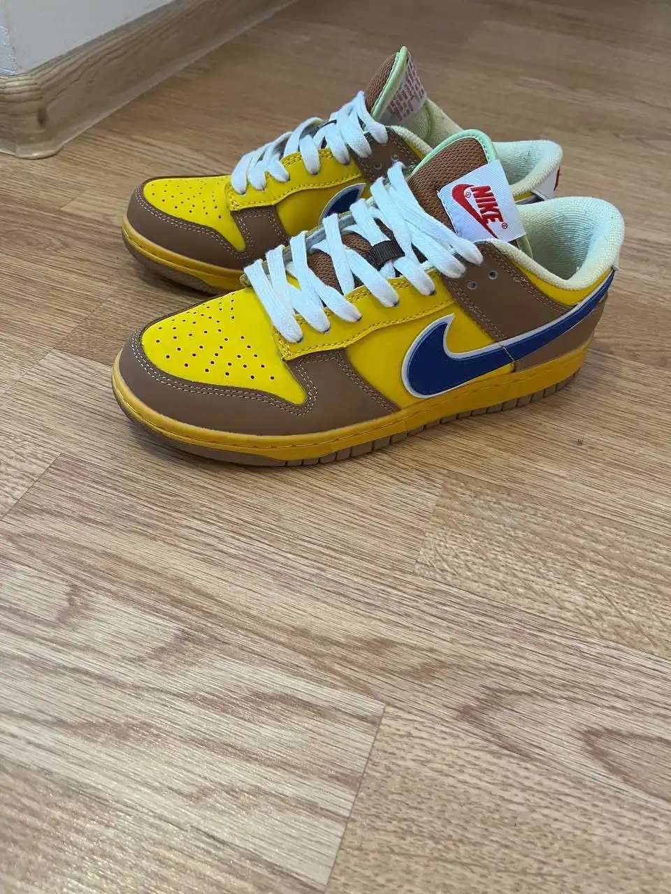 Кроссовки женские 38 размер б/у