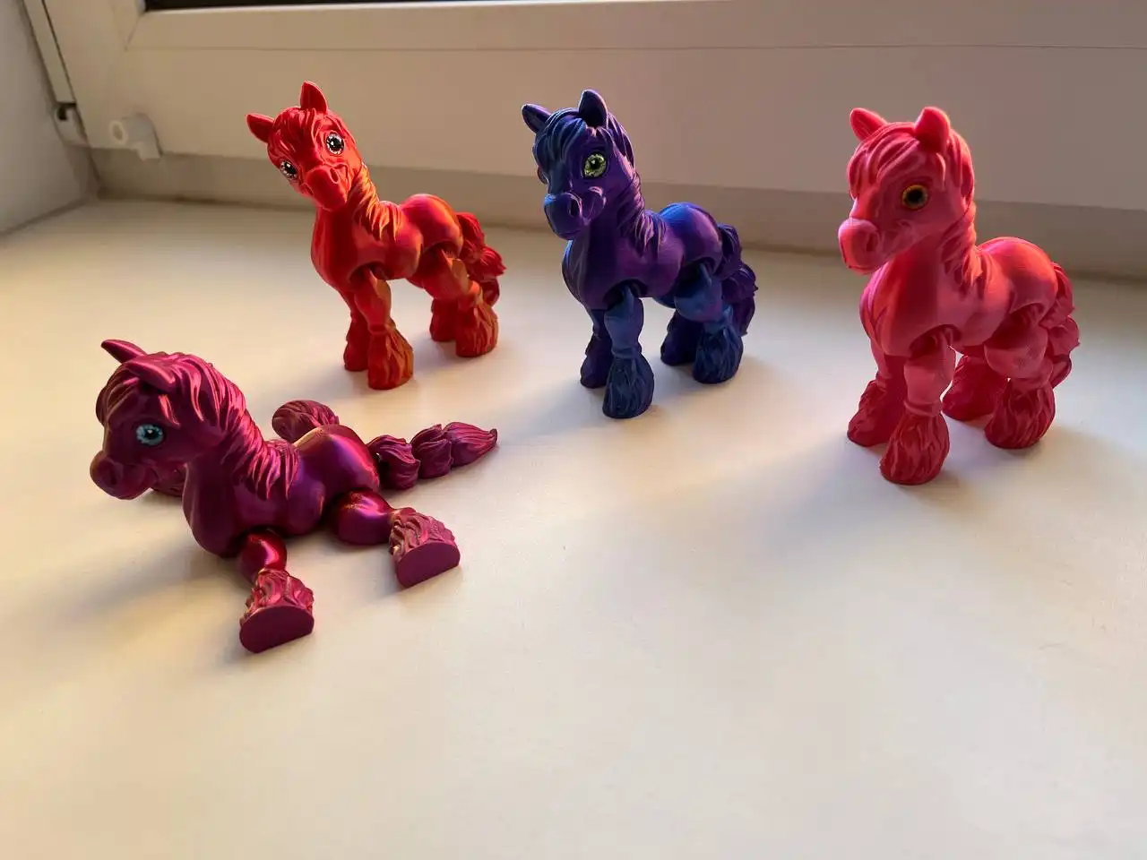 Продажа лошадок и брелков в виде лошадок