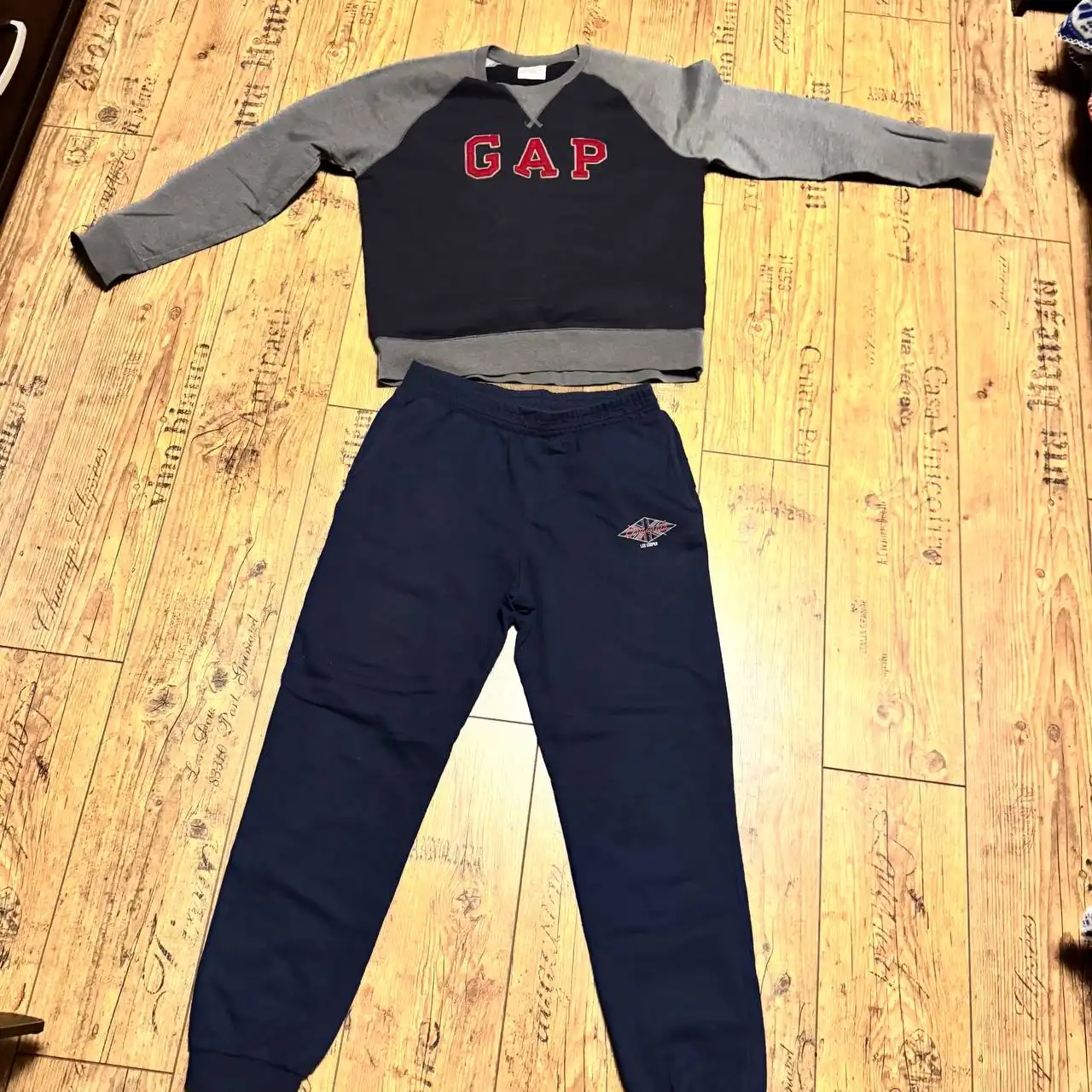 Свитшот GAP и штаны LeeCooper