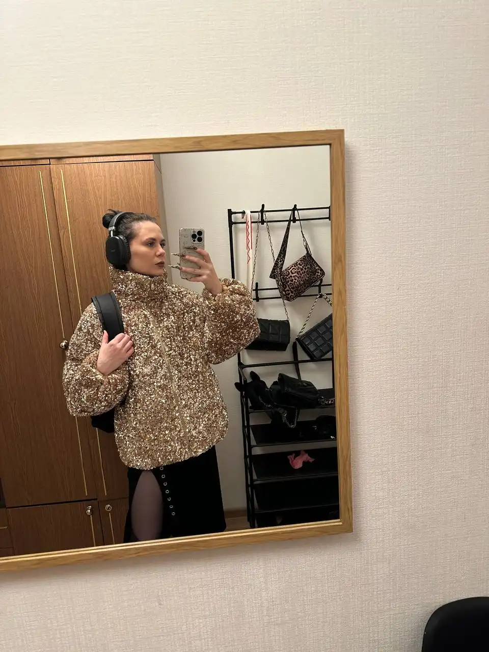 Женская куртка с пайетками Снежная королева