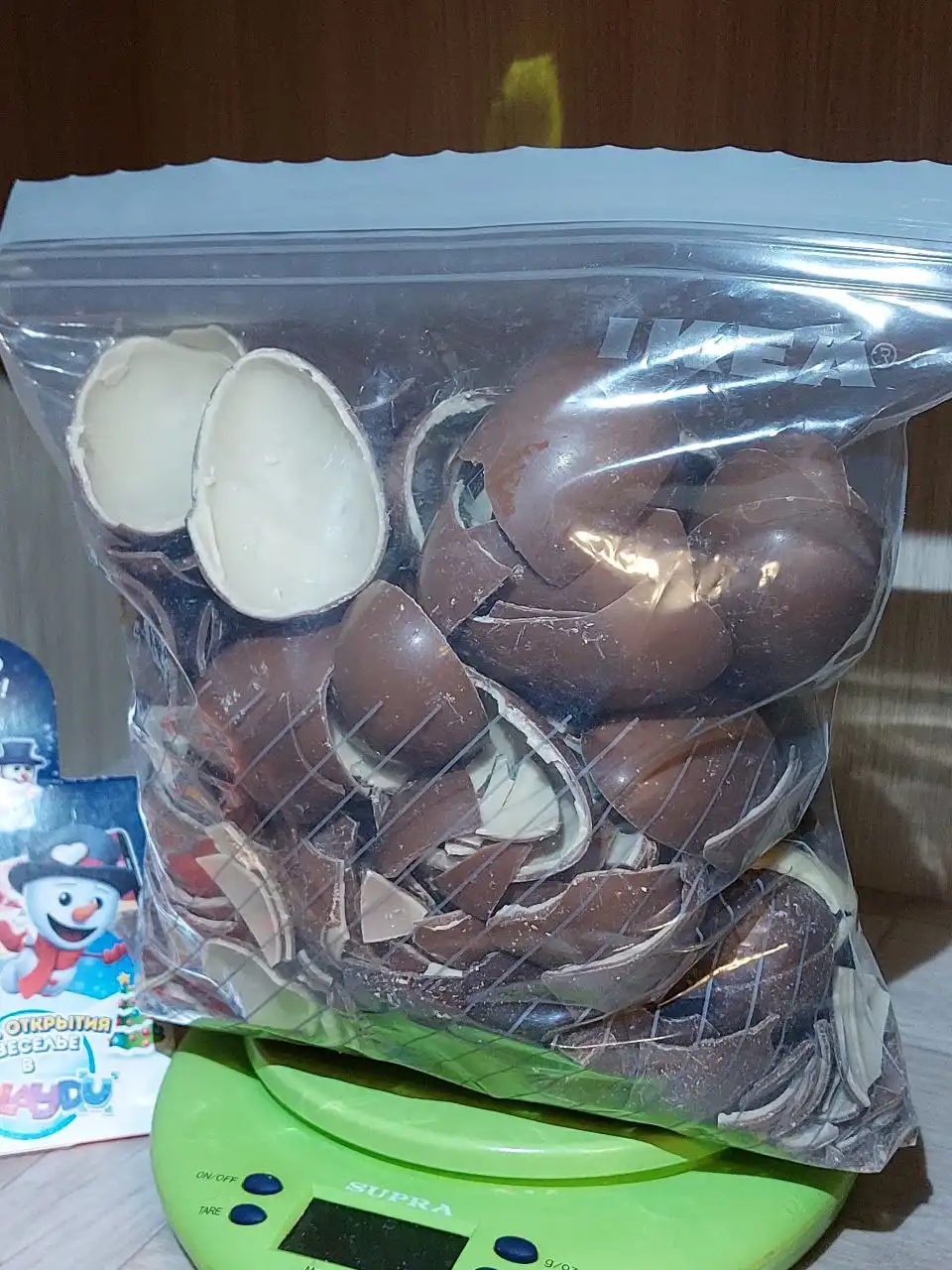 Молочный шоколад из шоколадных яиц Киндер сюрприз