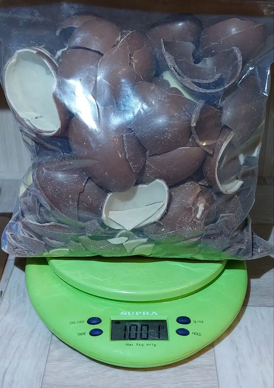 Молочный шоколад из шоколадных яиц Киндер сюрприз