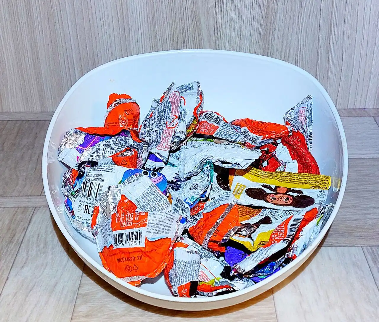 Молочный шоколад из шоколадных яиц Киндер сюрприз