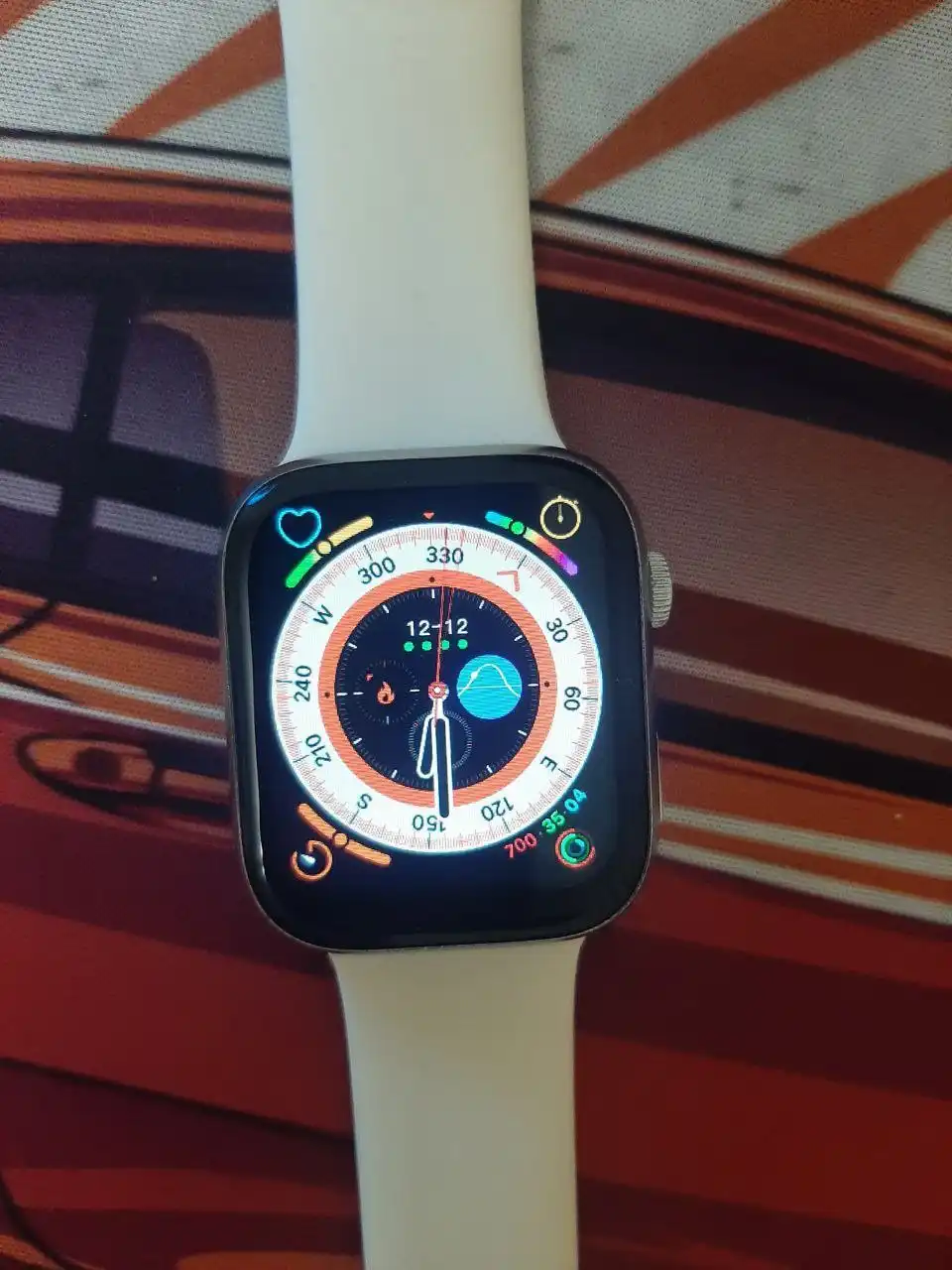 Умные часы с функциями телефона, игр и музыки