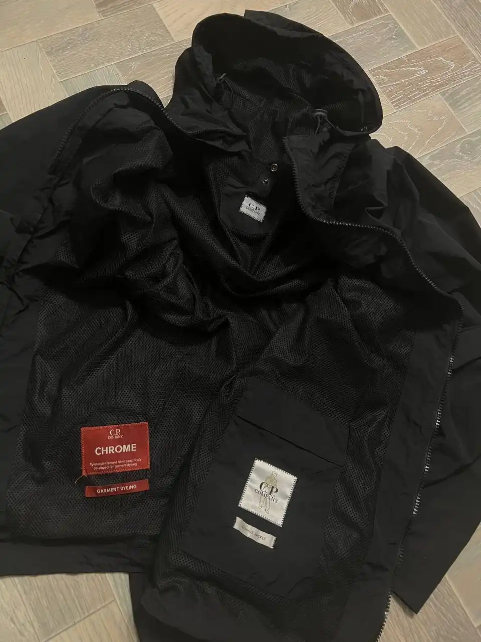 Продам ветровку CP Company Google Jacket