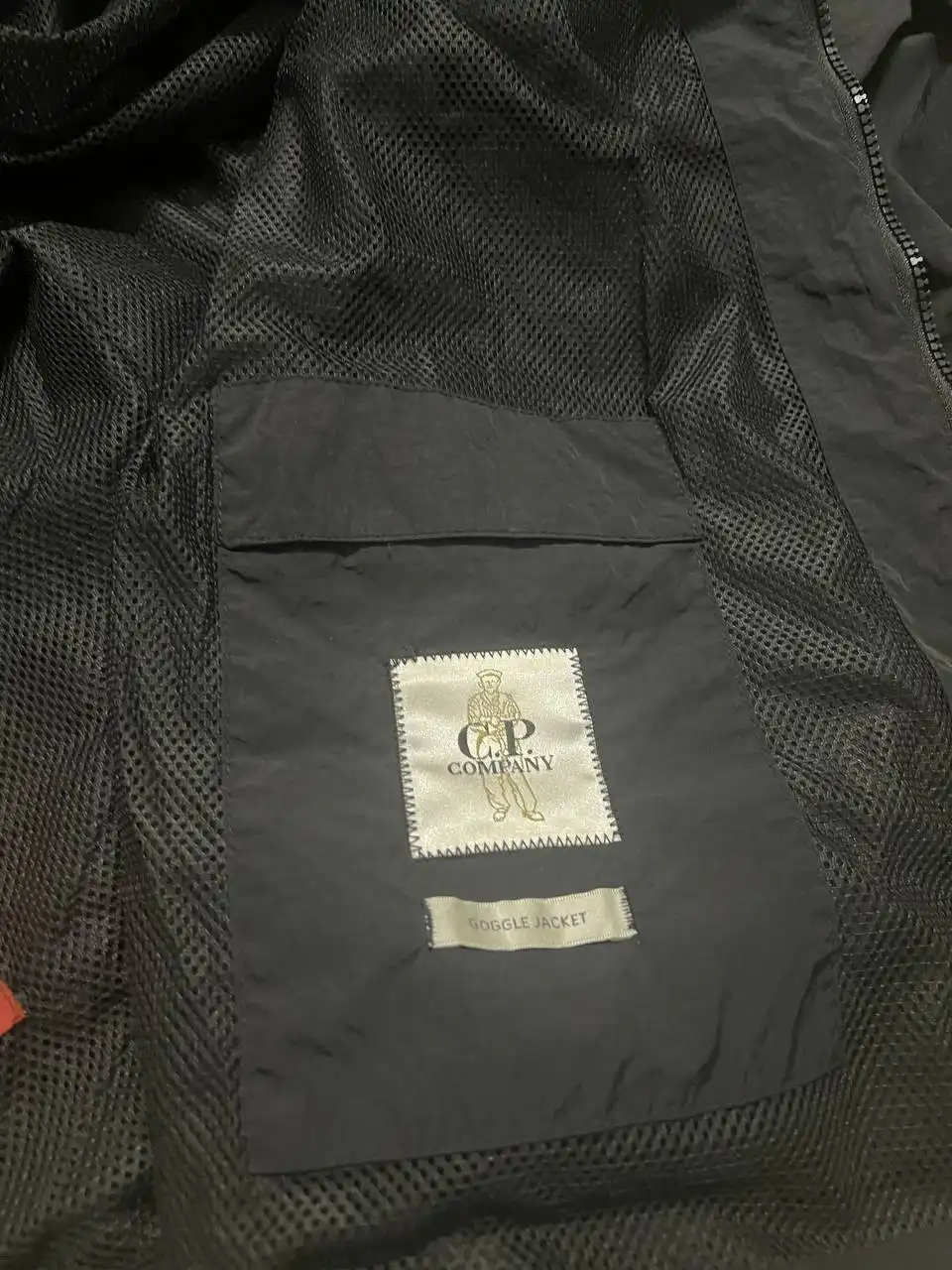 Продам ветровку CP Company Google Jacket
