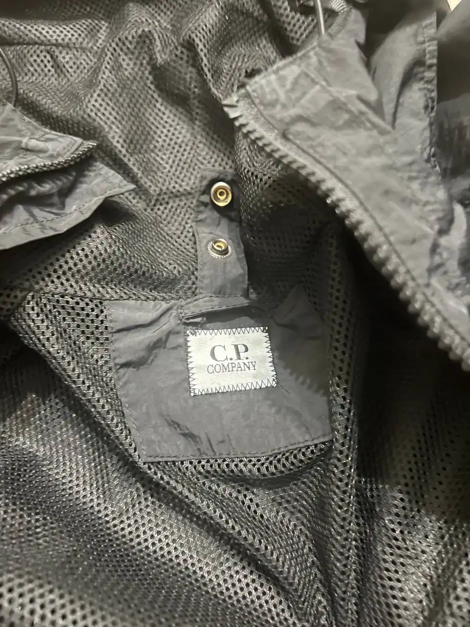 Продам ветровку CP Company Google Jacket