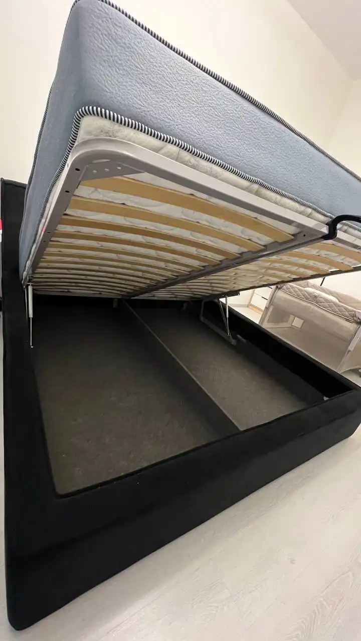 Продам кровать с подъемным механизмом и матрасом