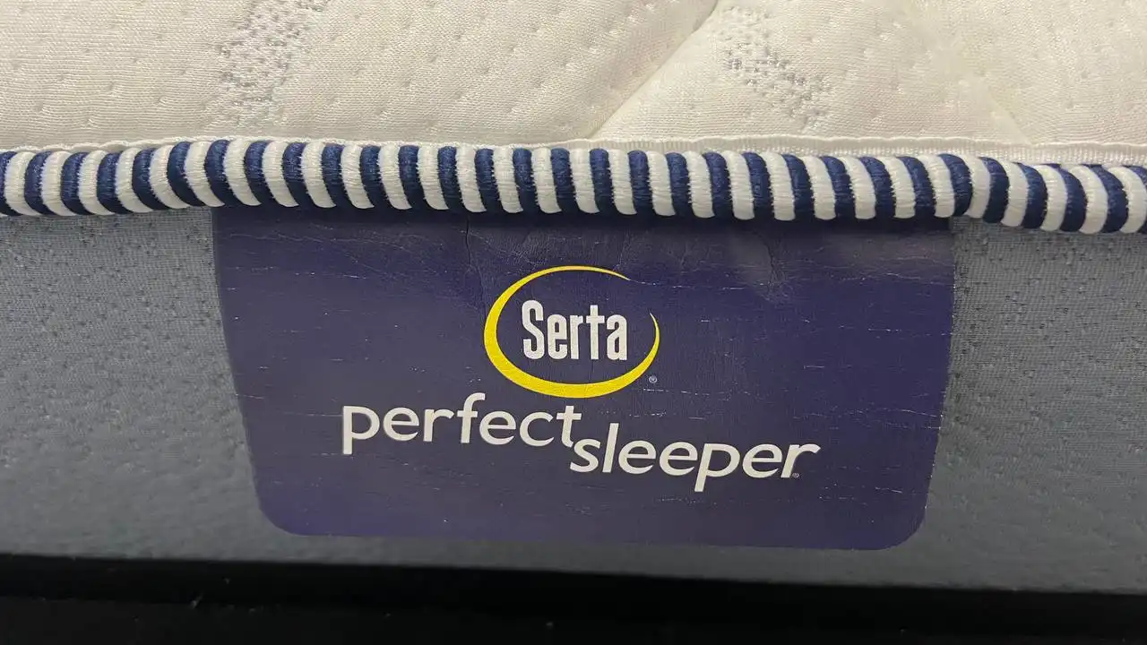 Продам кровать с подъемным механизмом и матрасом