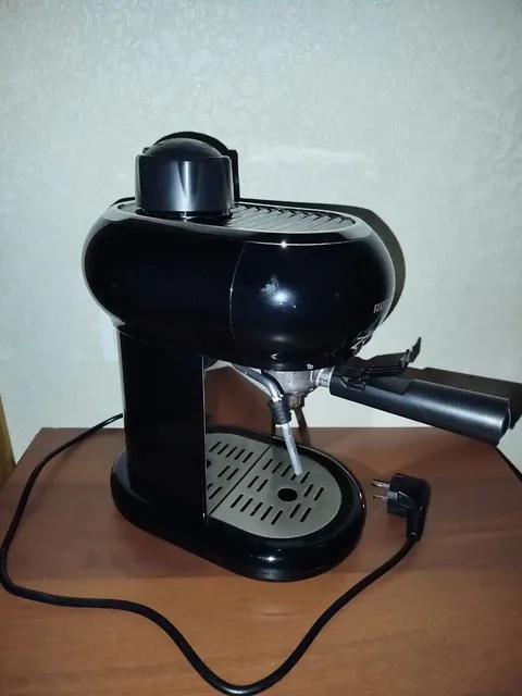 Кофеварка Redmond с комплектом - Для дома и дачи в Санкт-Петербург