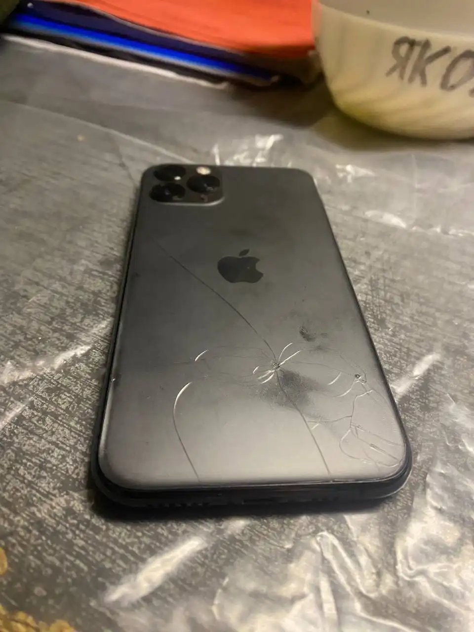 Продам iPhone 11 Pro