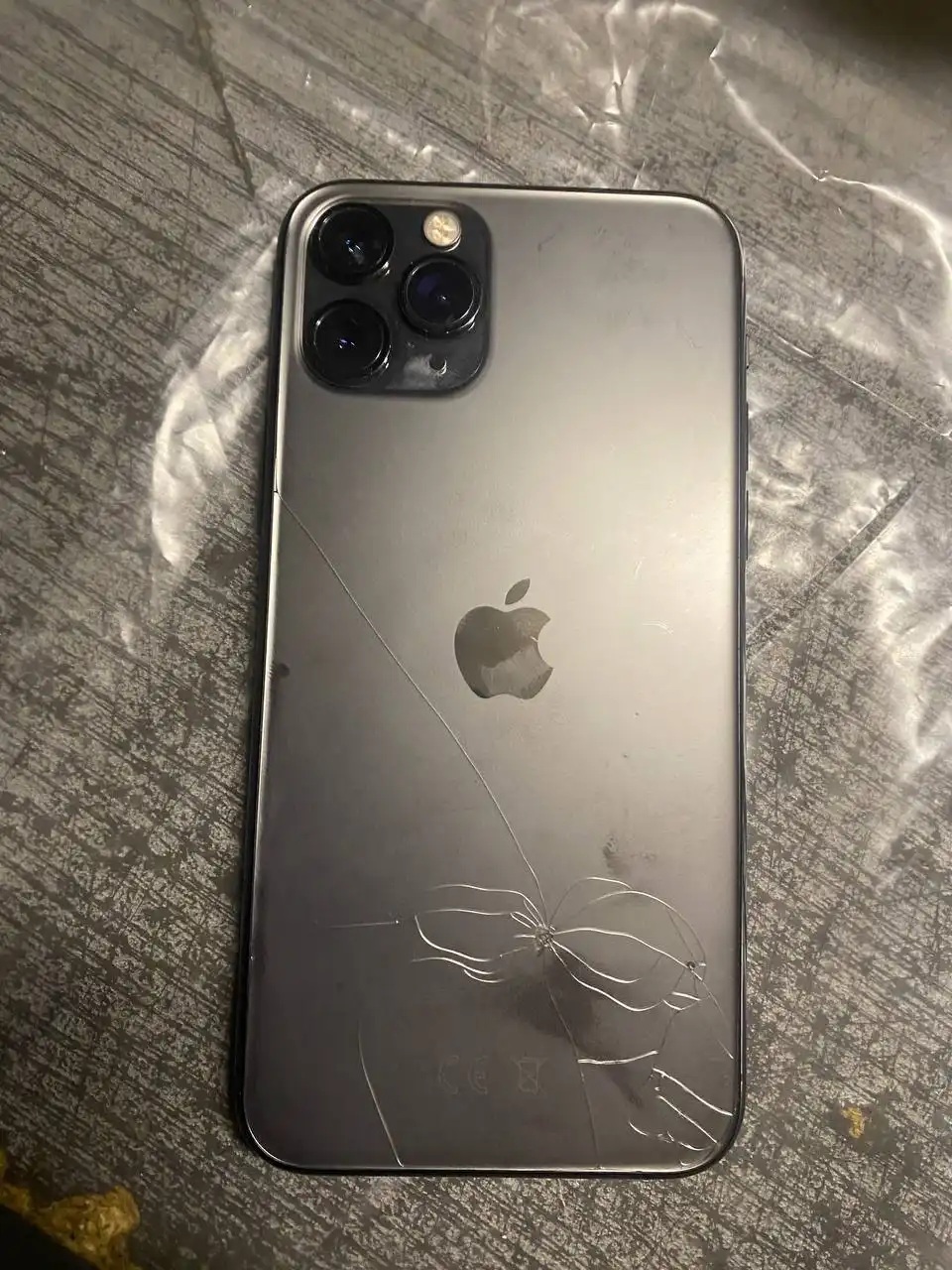 Продам iPhone 11 Pro