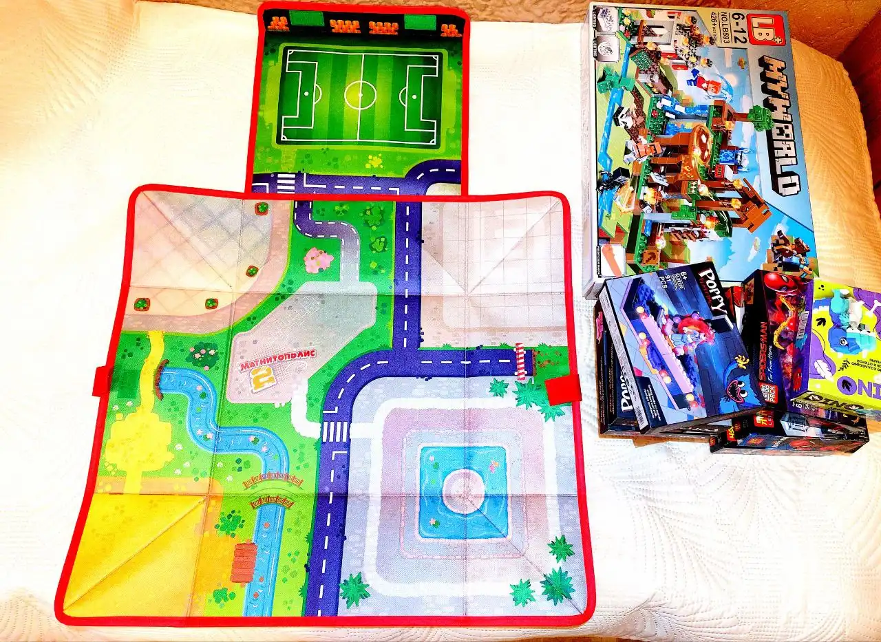 Пакет конструкторов Lego, Майнкрафт, Поппи Плей Тайм с ковриком и фигурками