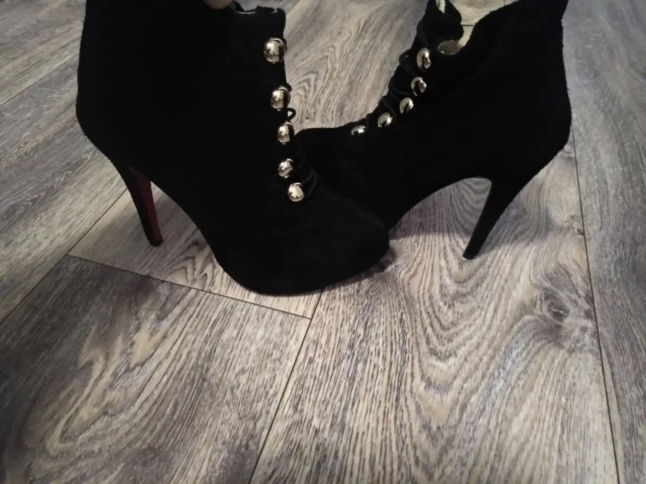 Christian Louboutin черный замш 38 размер