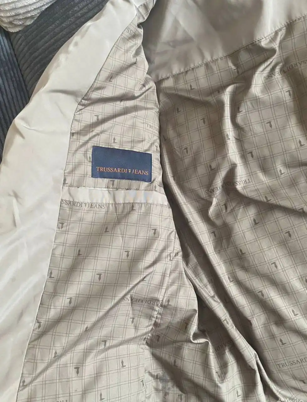 Trusardi размер 50-52 отличное состояние