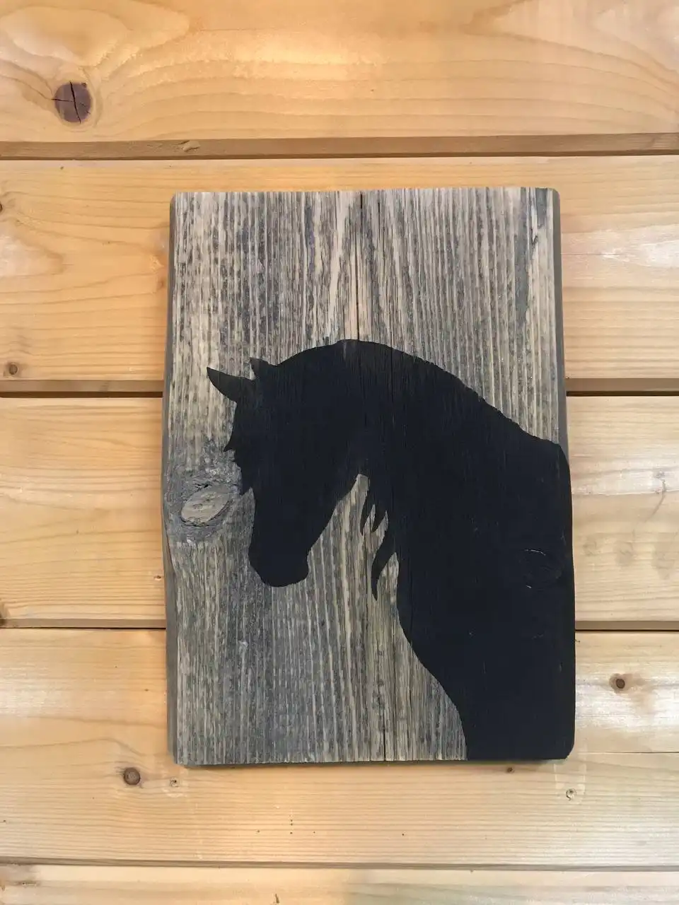 Интерьерный декор в стиле лофт - лошадь на амбарной доске