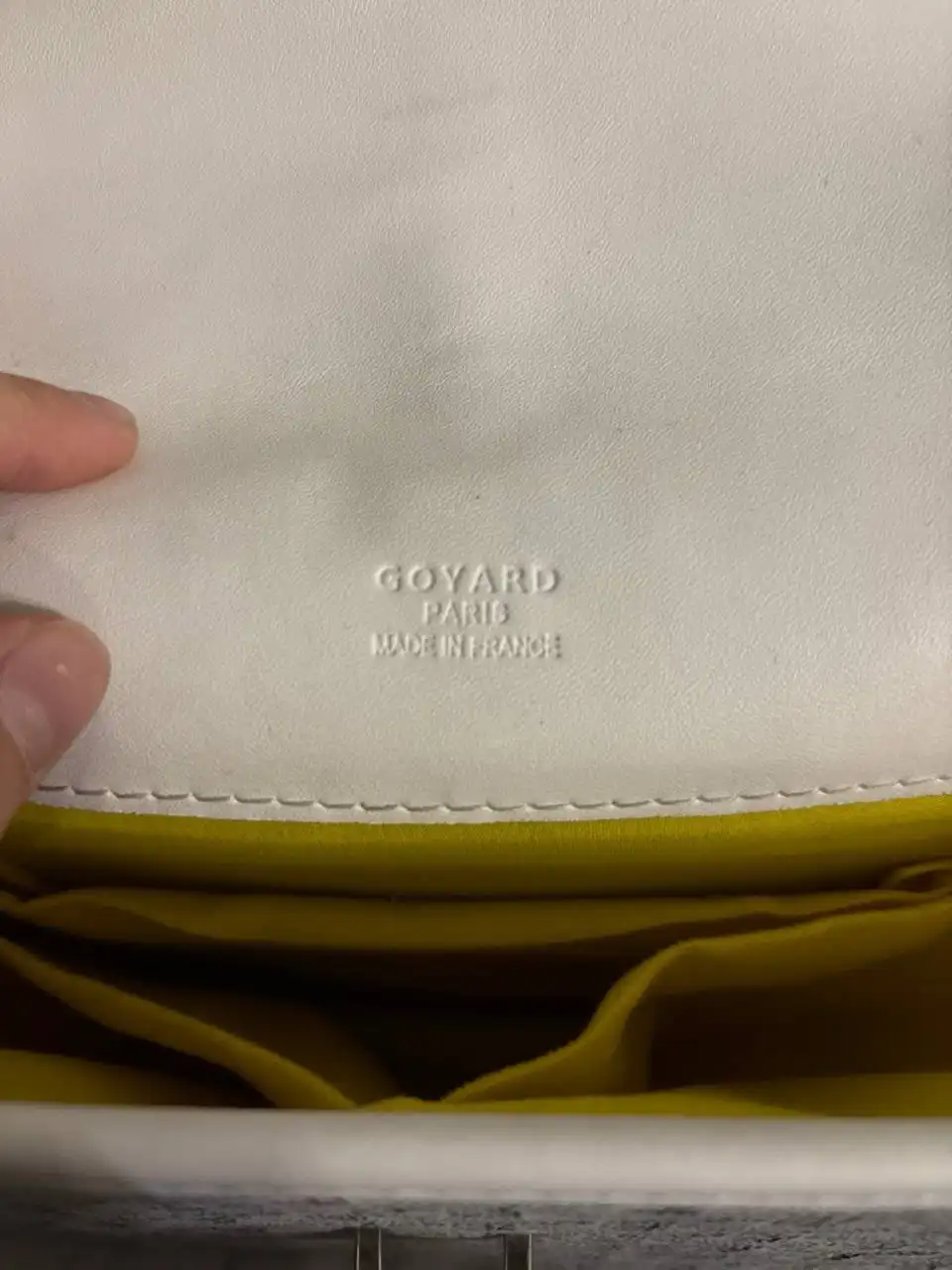 Продам 2к возможен торг вроде бы оригинал