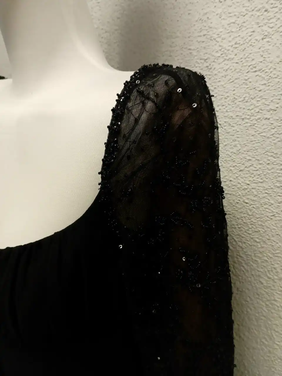 Платье Escada, шелк с рукавами из фатина, расшитое бисером и пайетками