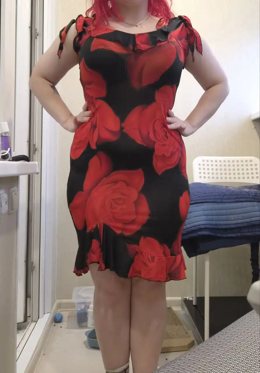 Продажа красивых платьев размера М