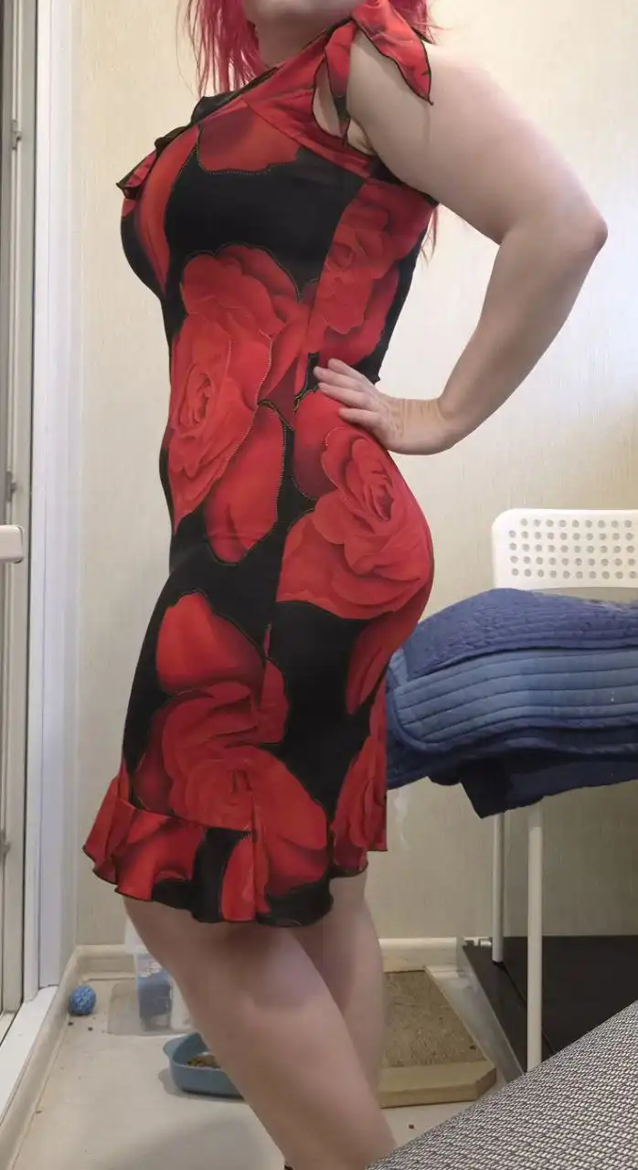 Продажа красивых платьев размера М