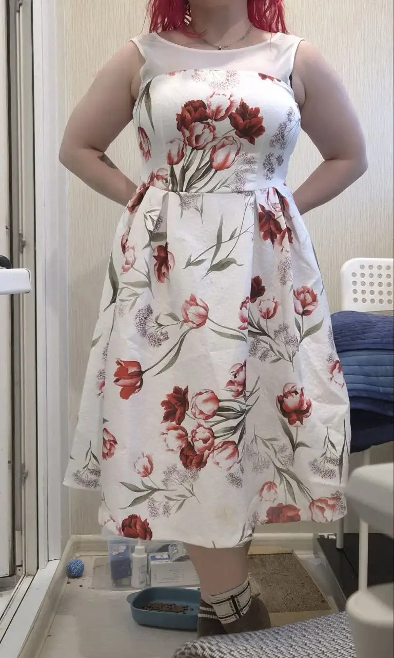 Продажа красивых платьев размера М