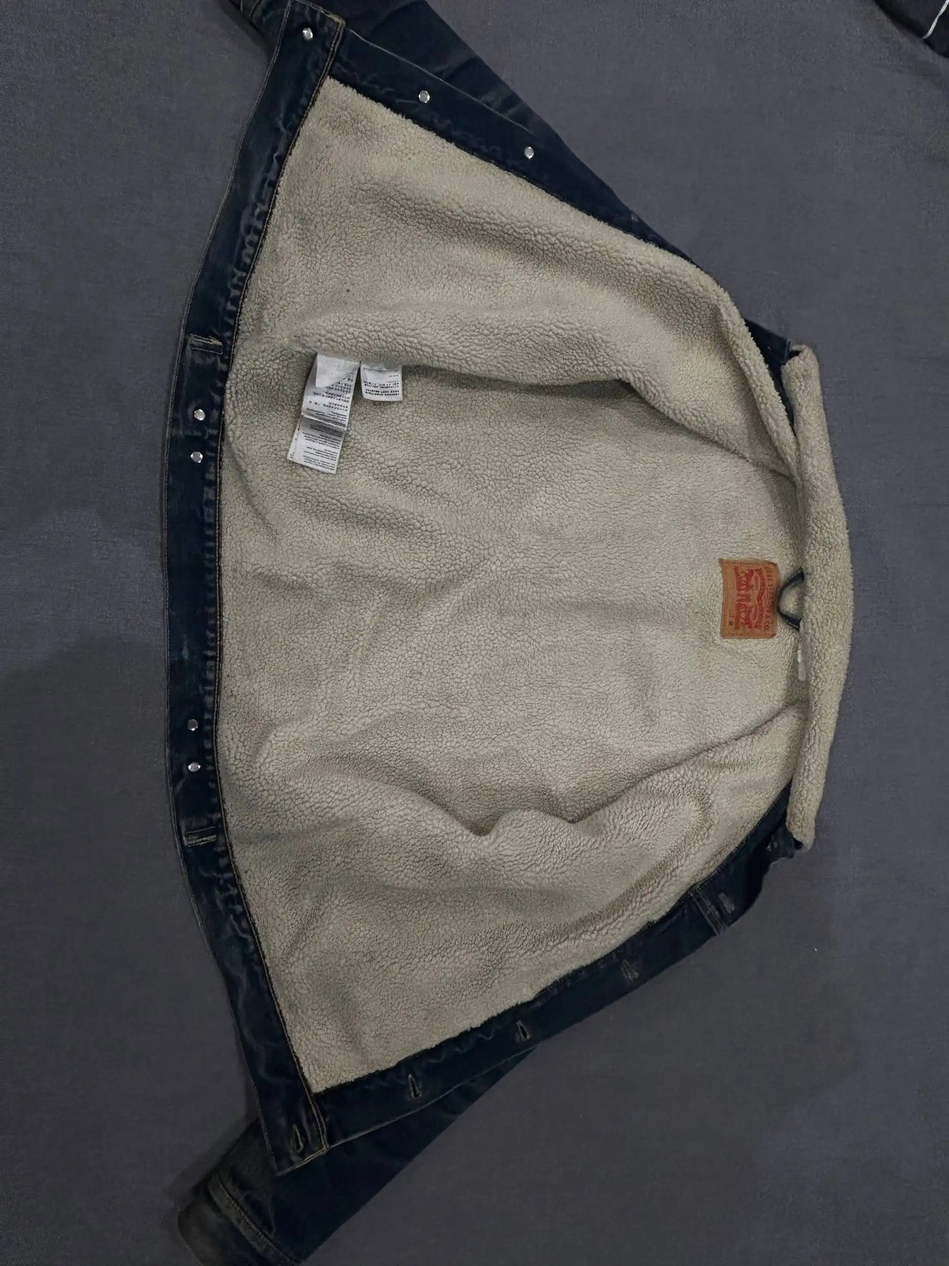 Винтажная джинсовка Levis с мехом и зимняя куртка