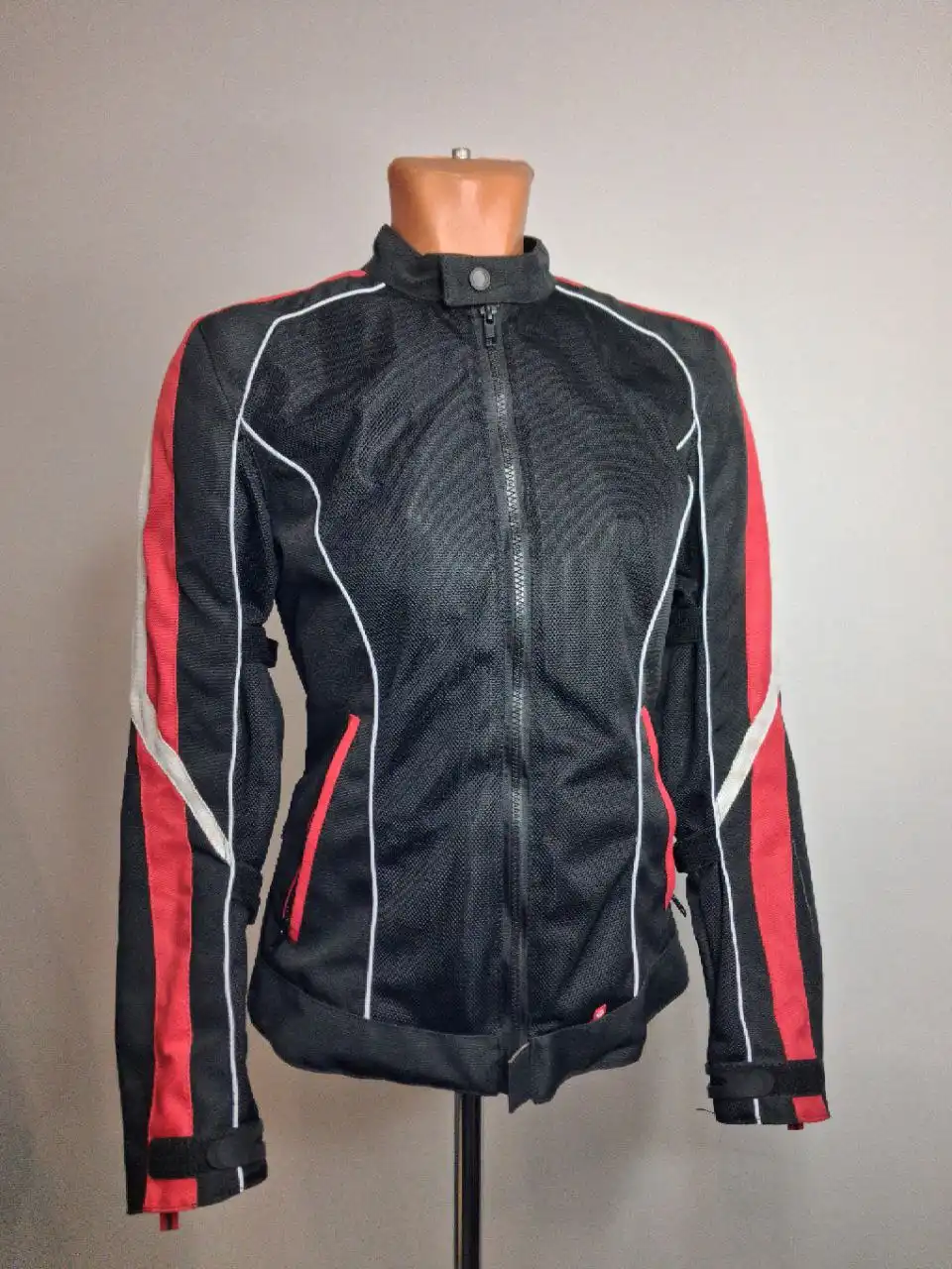 Продажа мотоэкипировки: шлемы, куртки, перчатки - Мотоэкипировка (Барахолка) в Санкт-Петербург