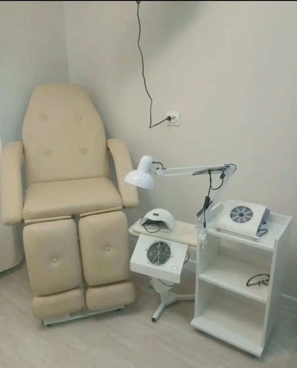 Продам педикюрное кресло и оборудование - Барахолка в Санкт-Петербург