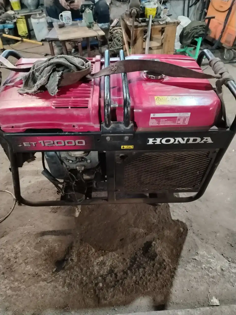 Генератор 380 вольт в отличном состоянии - Электрооборудование (Барахолка) в Санкт-Петербург