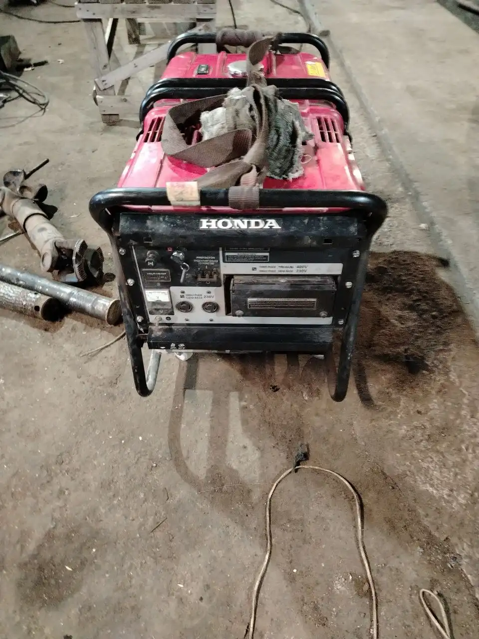 Генератор 380 вольт в отличном состоянии - Электрооборудование (Барахолка) в Санкт-Петербург