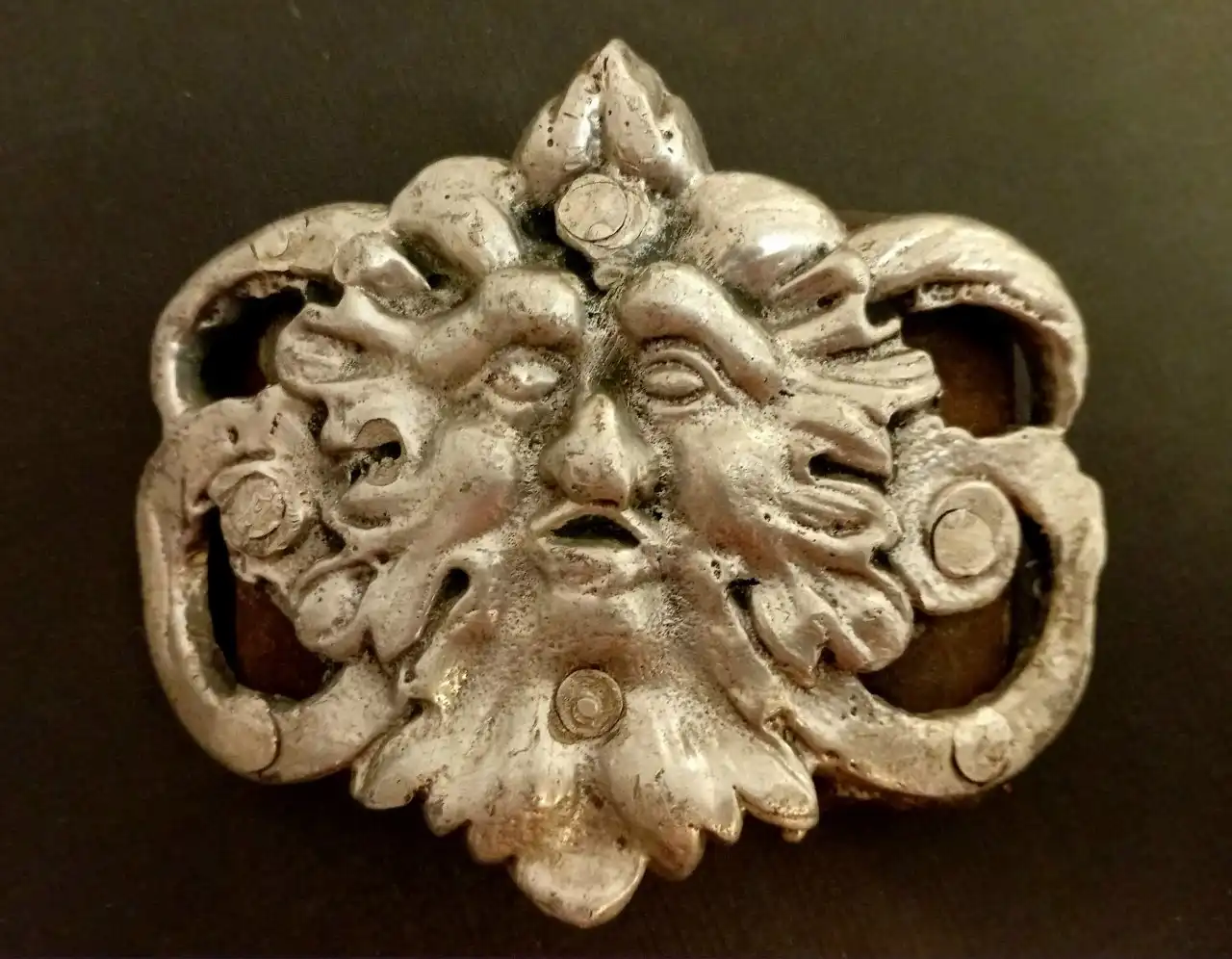 Декоративная пряжка из сплава с оловом на основе советской военной формы