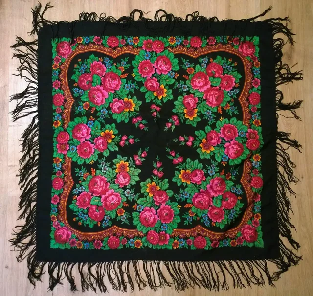 Редкий павловопосадский платок "Матрёшка" - Открытки в Санкт-Петербург