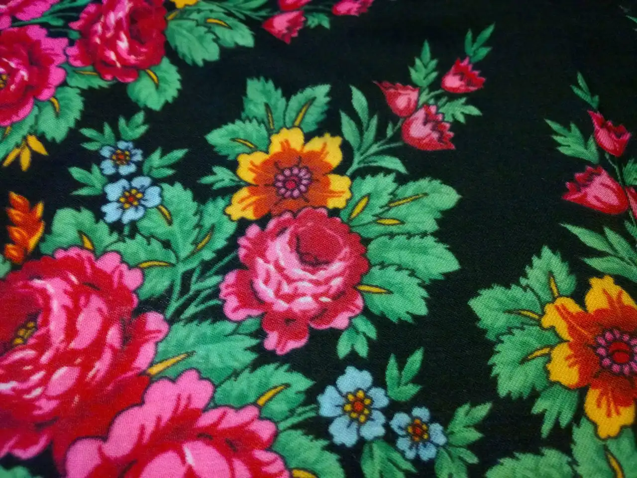 Редкий павловопосадский платок "Матрёшка" - Текстиль (Барахолка) в Санкт-Петербург