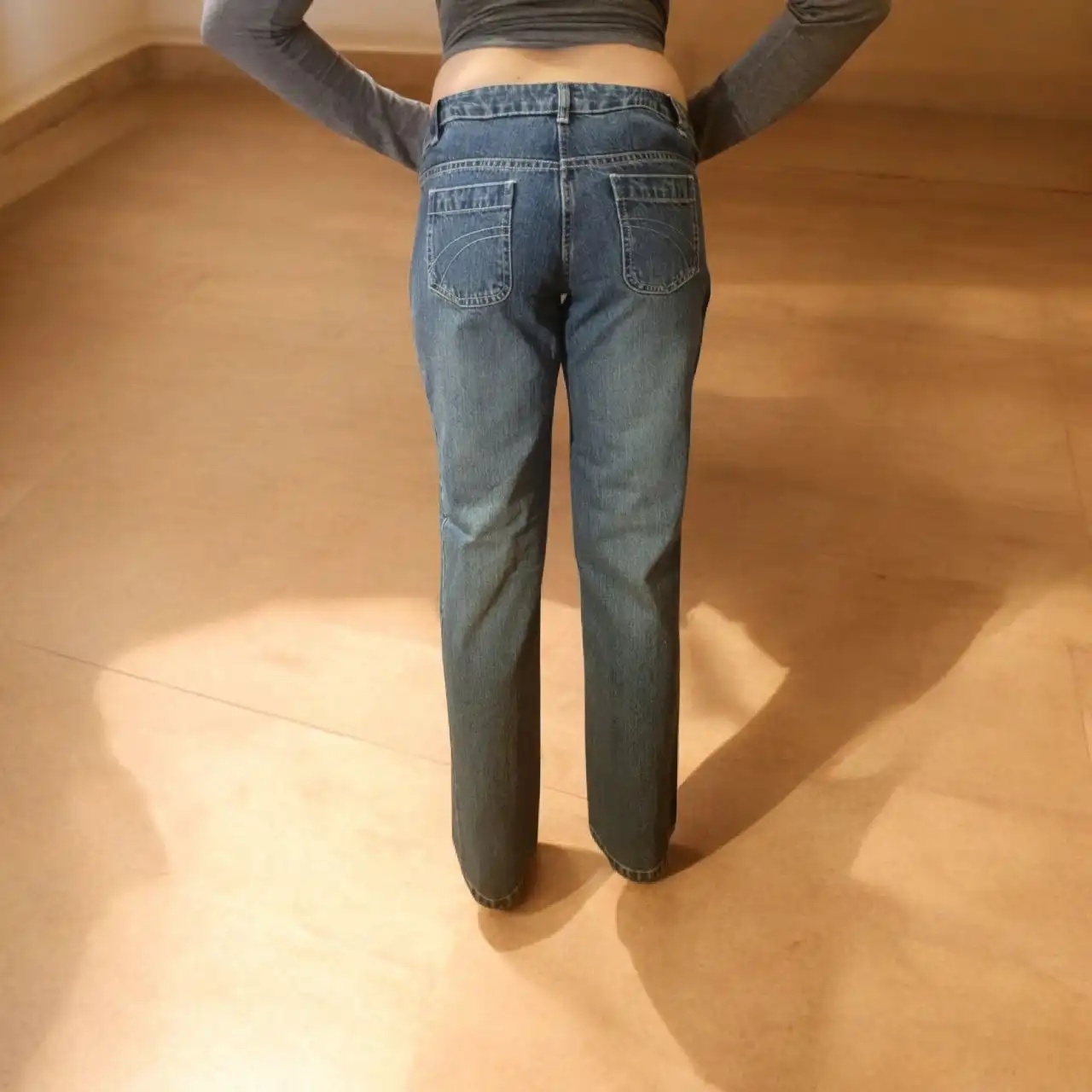 Продажа одежды: джинсы и платья - Одежда в Санкт-Петербург