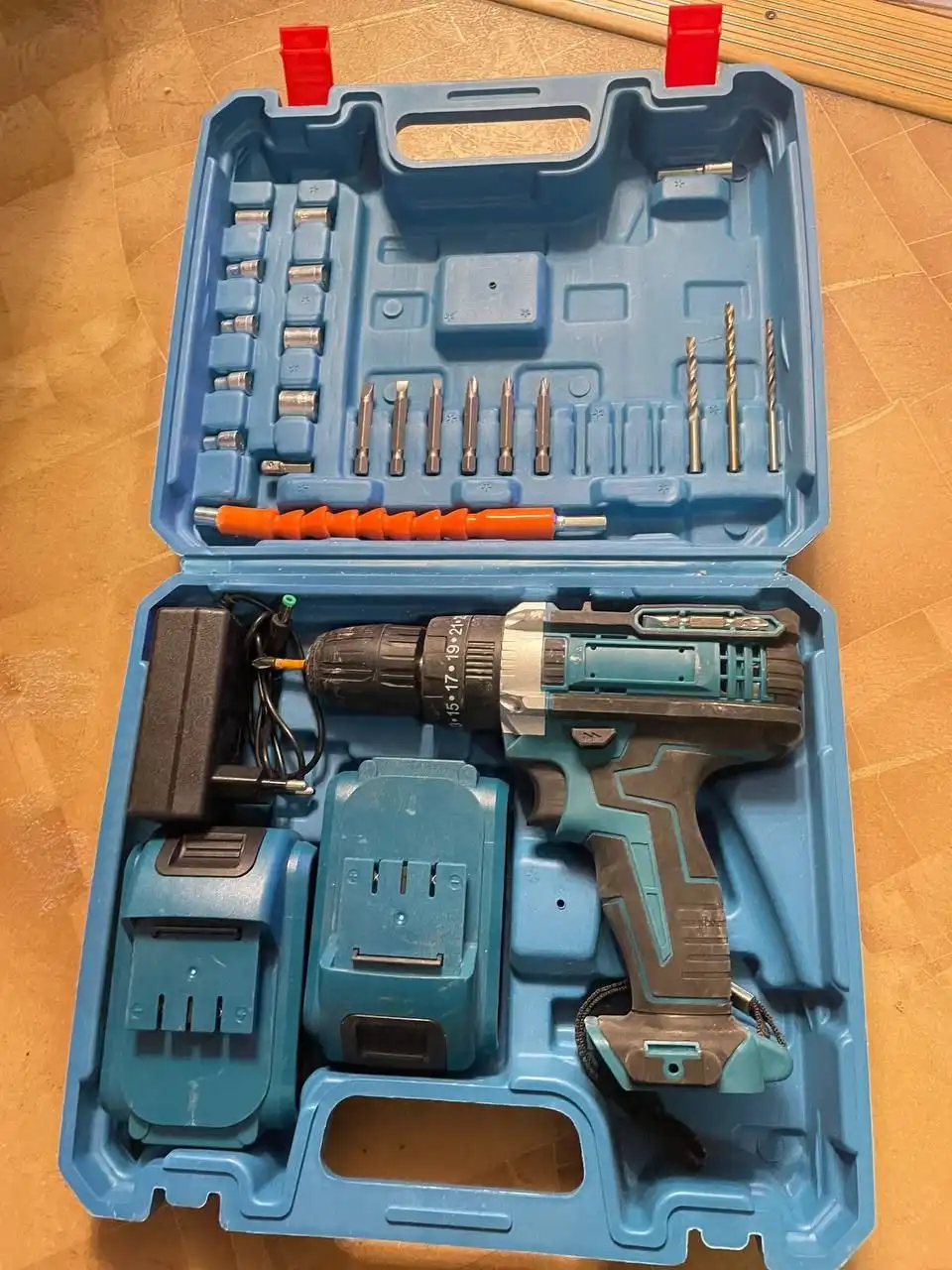 Продажа инструментов и электроники - Барахолка в Санкт-Петербург