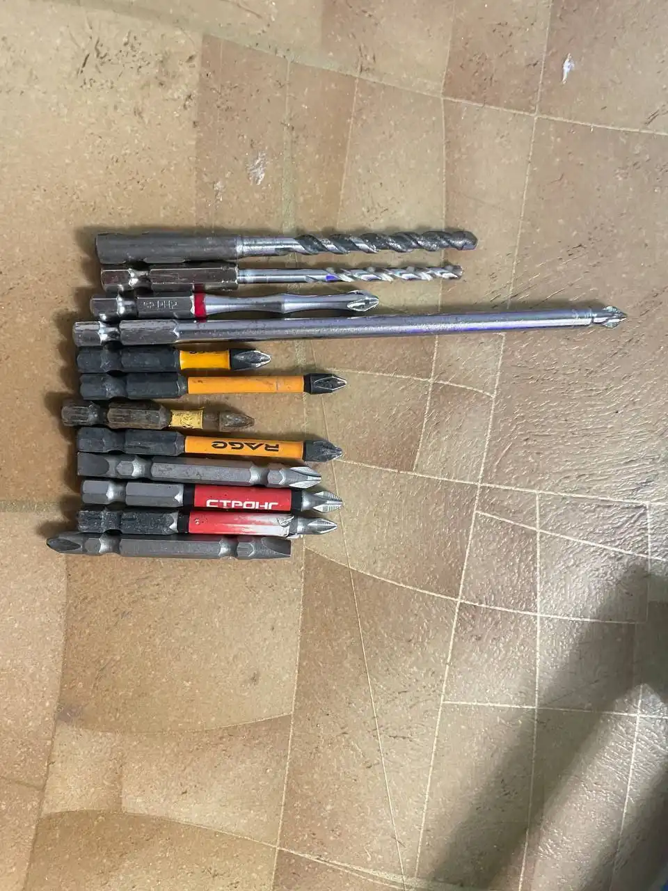 Продажа инструментов и электроники - Барахолка в Санкт-Петербург