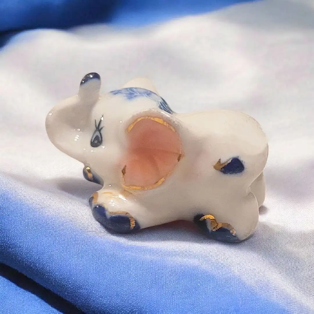 Фарфоровая игрушка-статуэтка слоник - Барахолка в Санкт-Петербург