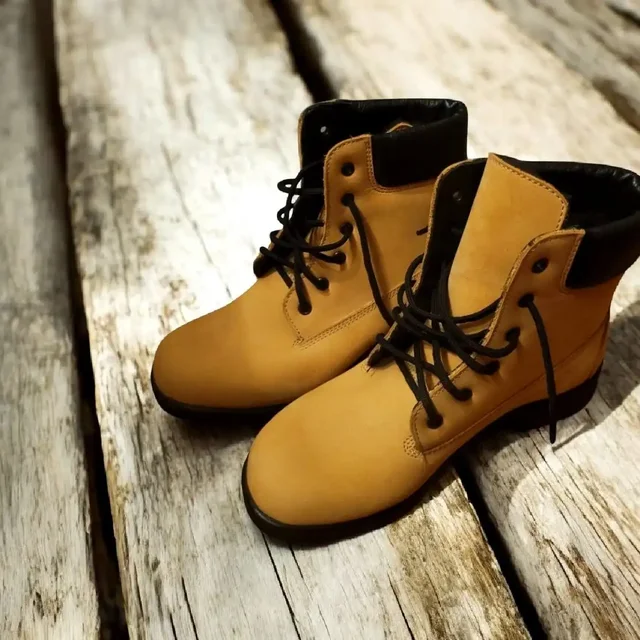 Зимние ботинки на натуральном нубуке и меху (овчина) - Красота и здоровье в Санкт-Петербург