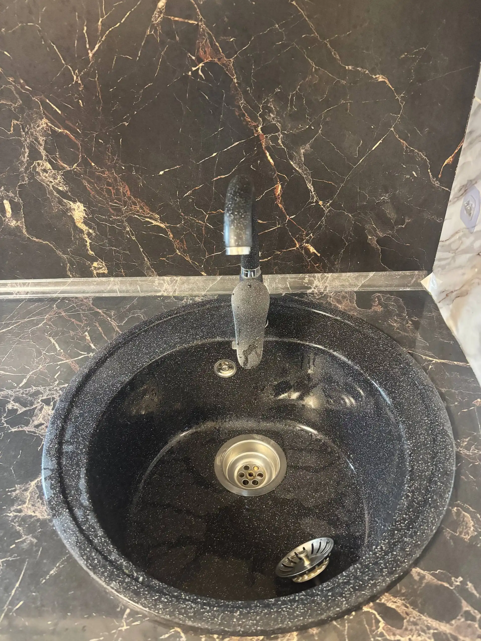 Кухонный гарнитур в идеальном состоянии с полной комплектацией - Кухонная мебель (Для дома и дачи) в Санкт-Петербург