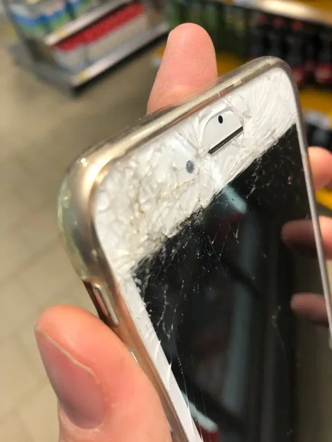 Айфон 8+ с разбитым дисплеем - Мобильные телефоны в Санкт-Петербург