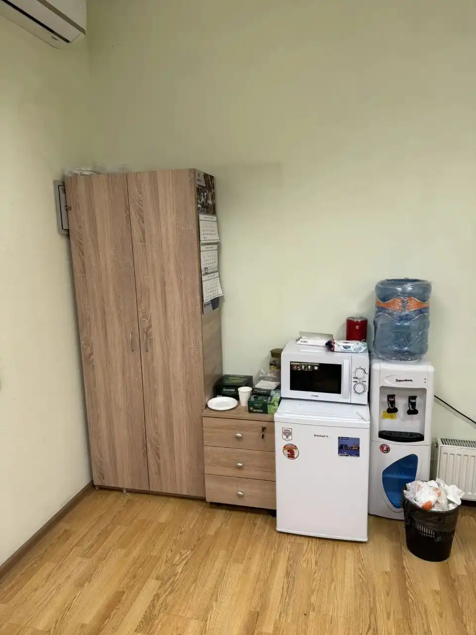 Продается офисная мебель и техника - Мебель (Барахолка) в Санкт-Петербург