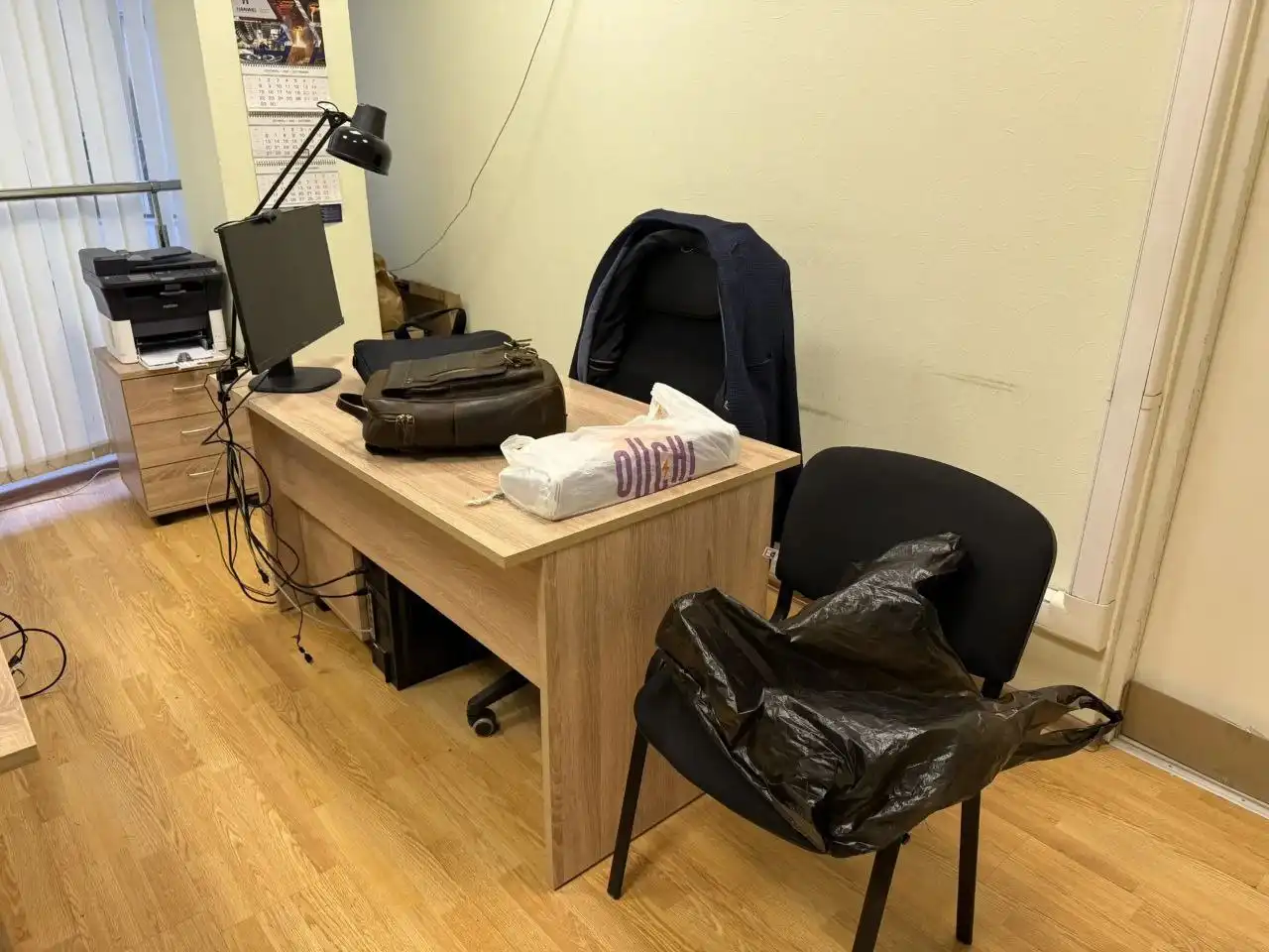 Продается офисная мебель и техника - Мебель (Барахолка) в Санкт-Петербург