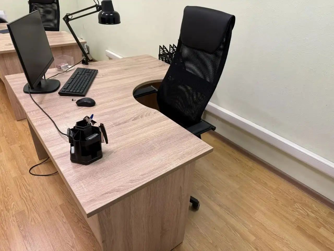 Продается офисная мебель и техника - Мебель (Барахолка) в Санкт-Петербург