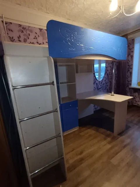 Детская кровать чердак со столом и шкафом - Товары для детей в Санкт-Петербург
