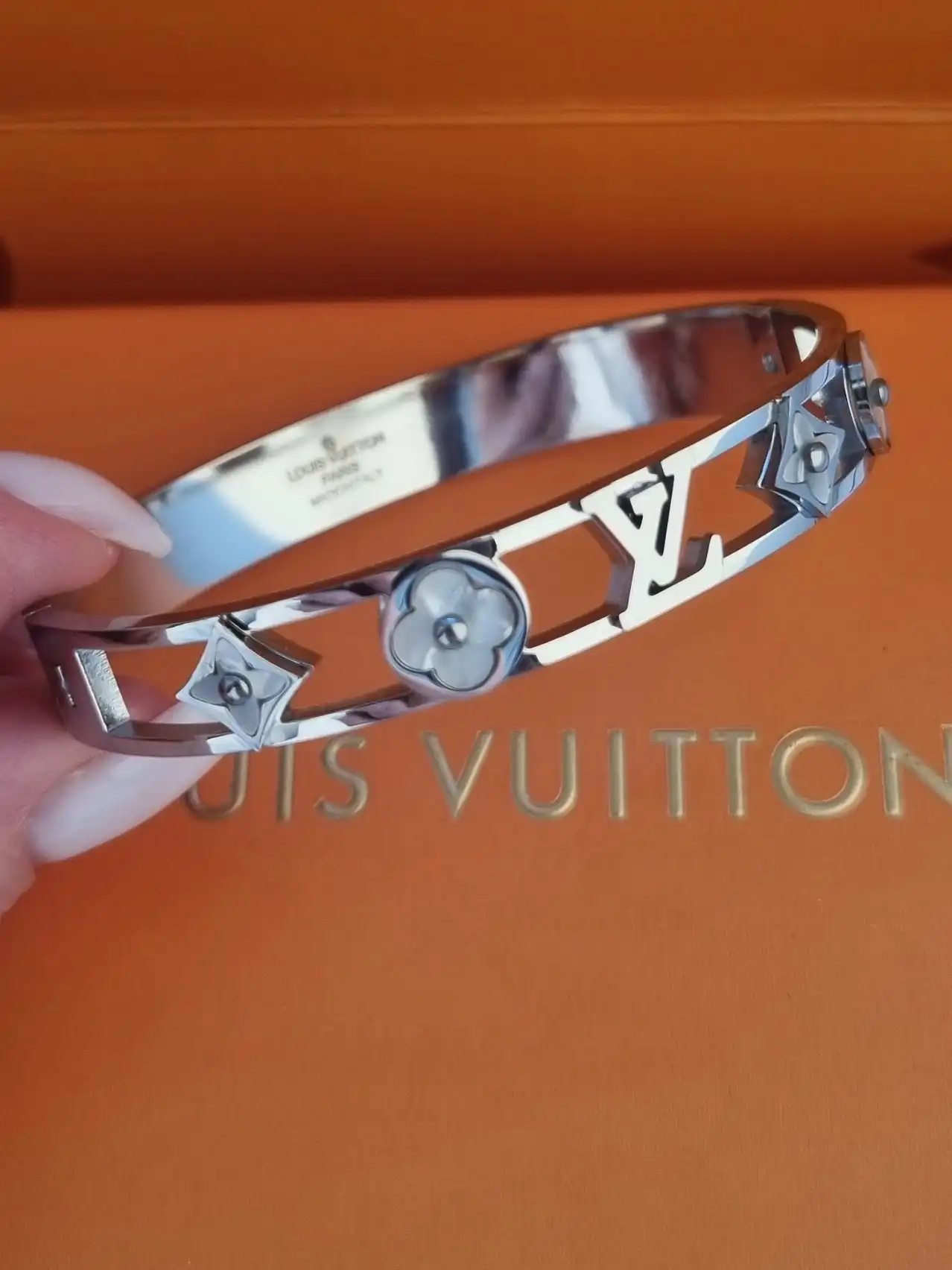 Браслеты, серьги, подвески - популярные модели - Украшения (Барахолка) в Санкт-Петербург