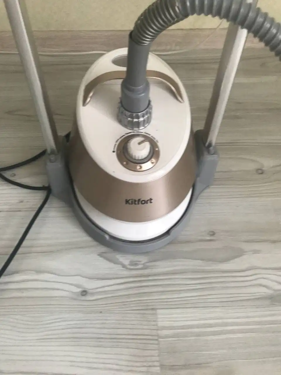 Продам отпариватель с дополнительными насадками - Барахолка в Санкт-Петербург